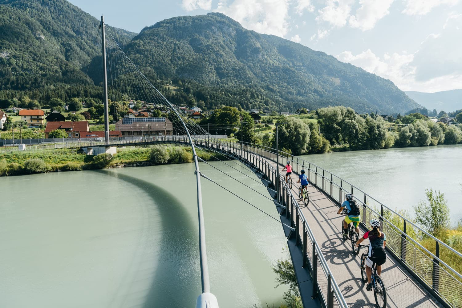In bici lungo la Drava